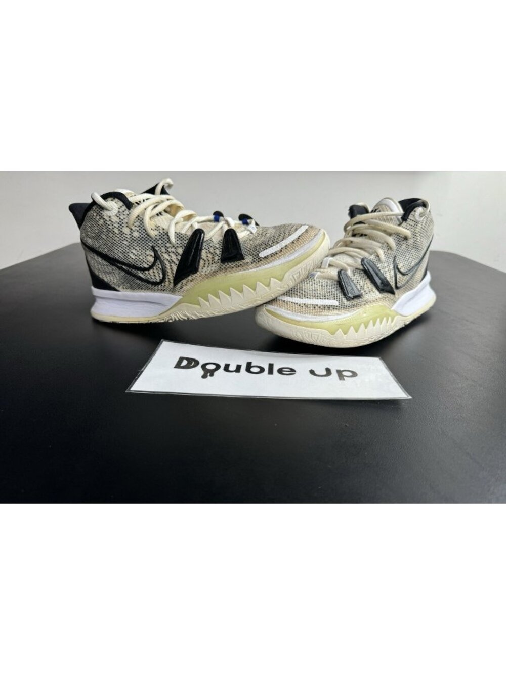 Nike Kyrie 7 Black Glow Hyper CQ9326-100 White Men's basketball shoes Size 8
